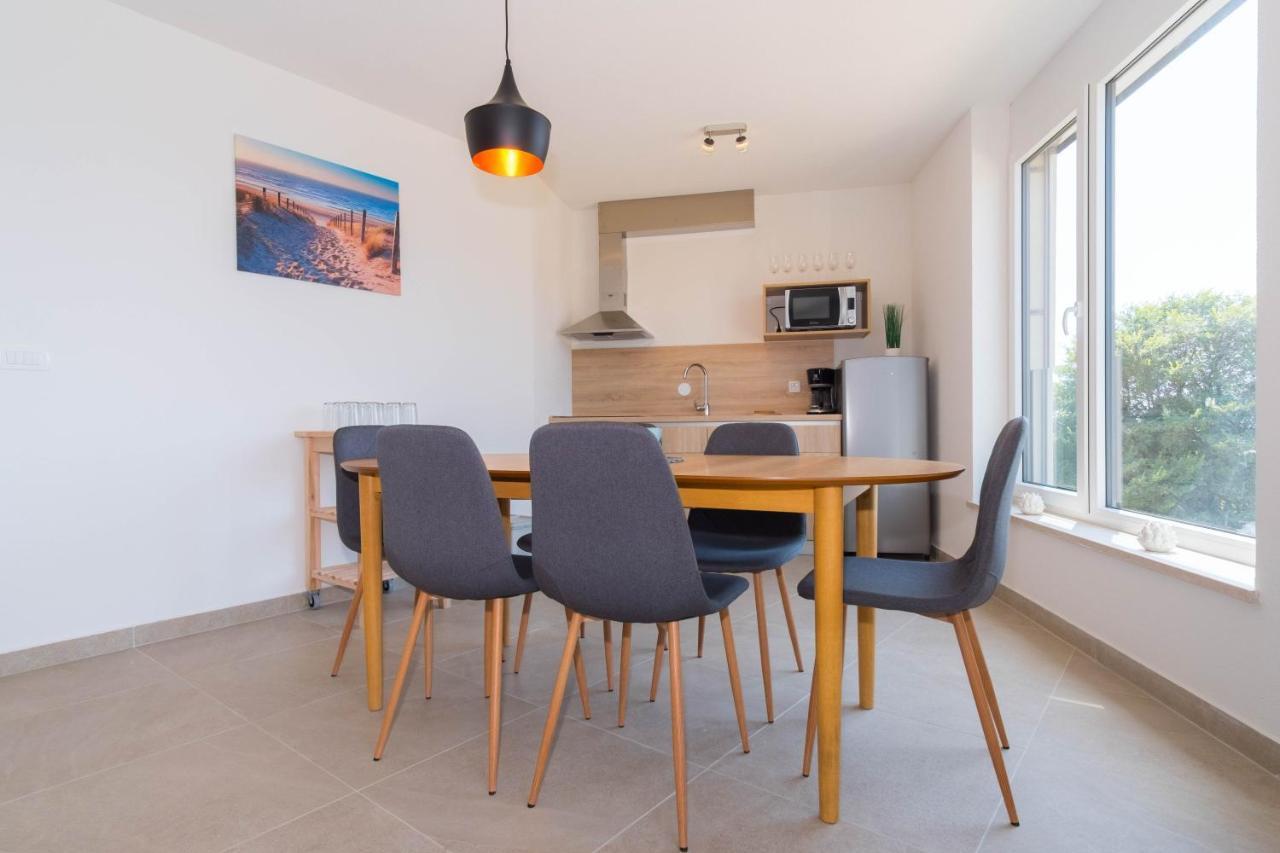 The Blueview Appartements Novigrad Новиград Екстериор снимка