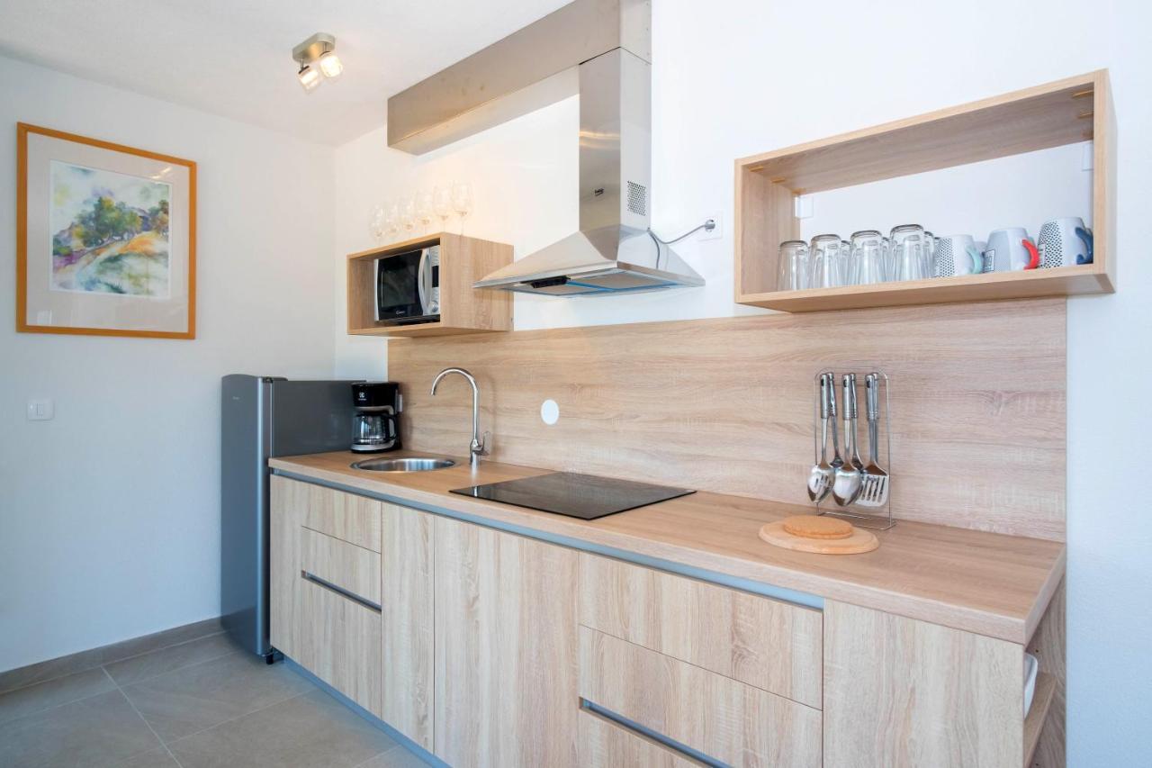 The Blueview Appartements Novigrad Новиград Екстериор снимка